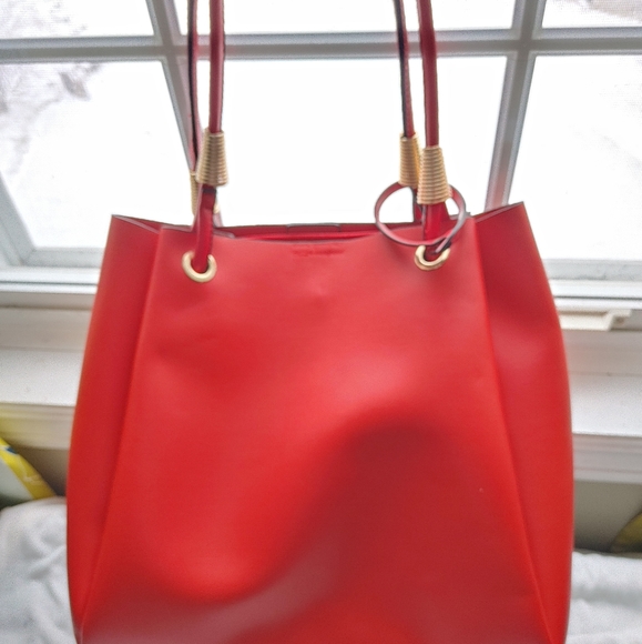 NWOT GORGEOUS red leather bag - Picture 3 of 9